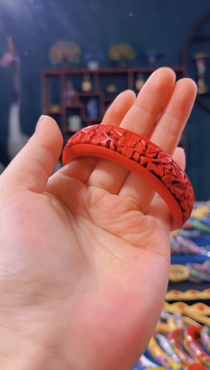 【闪购商品】非遗绝技 雕漆花卉手镯（56-61）