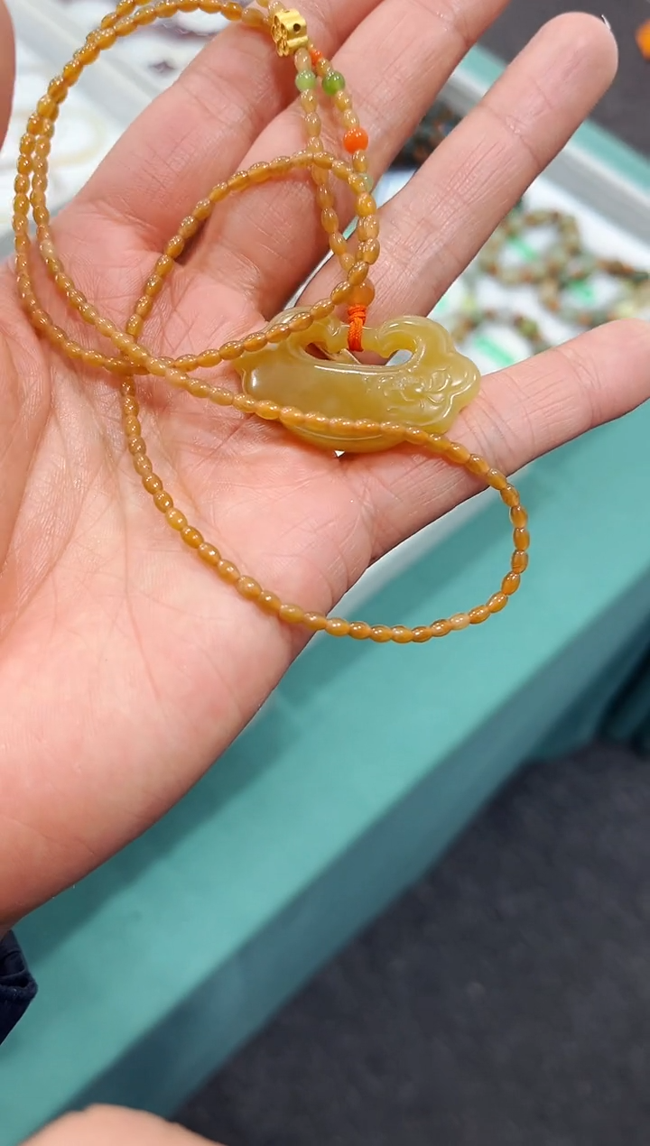 【闪购商品】和田玉颈饰未镶嵌小锁01