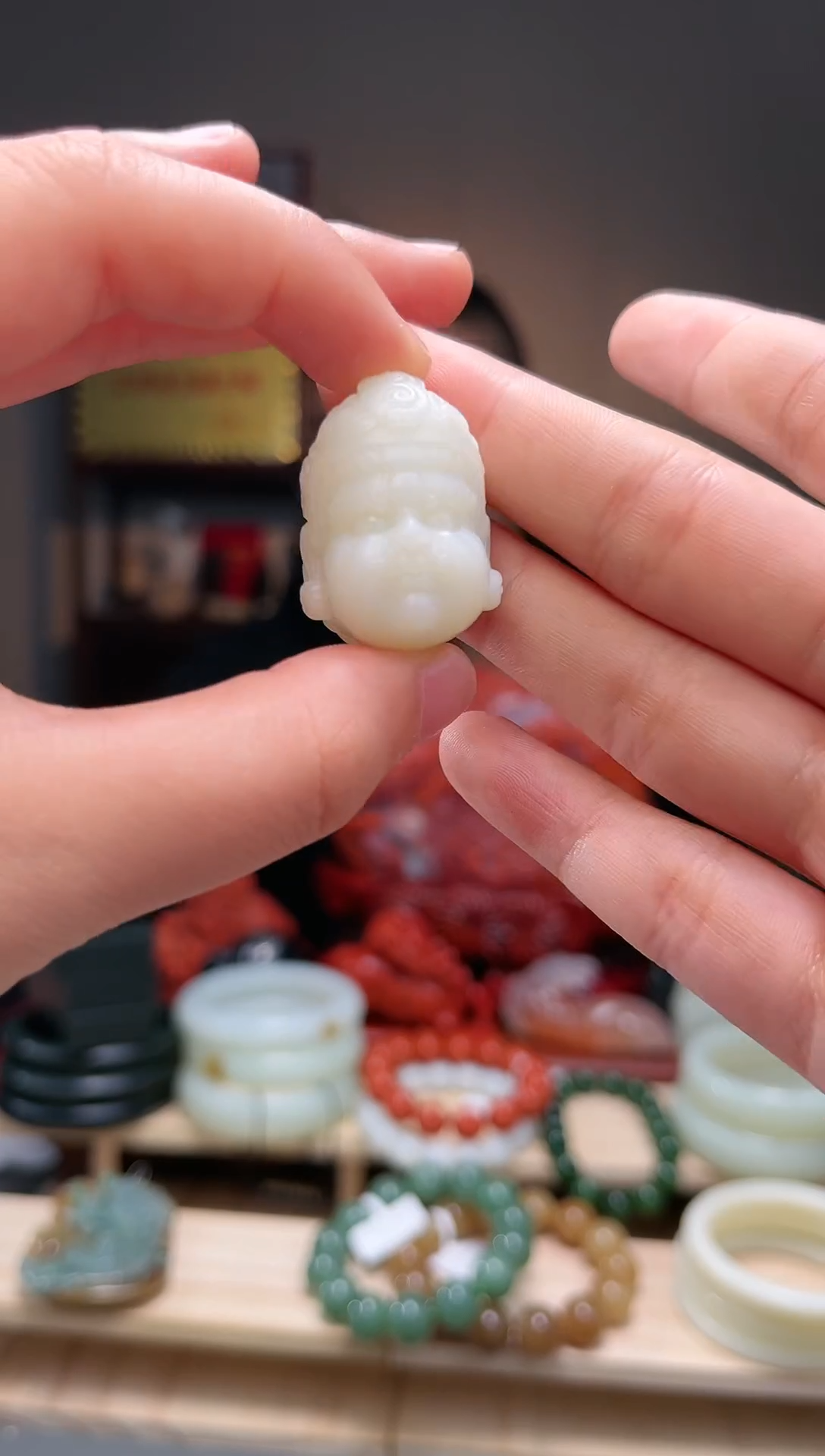 颈饰未镶嵌和田玉吊坠