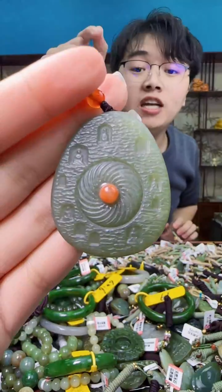 颈饰未镶嵌和田玉1