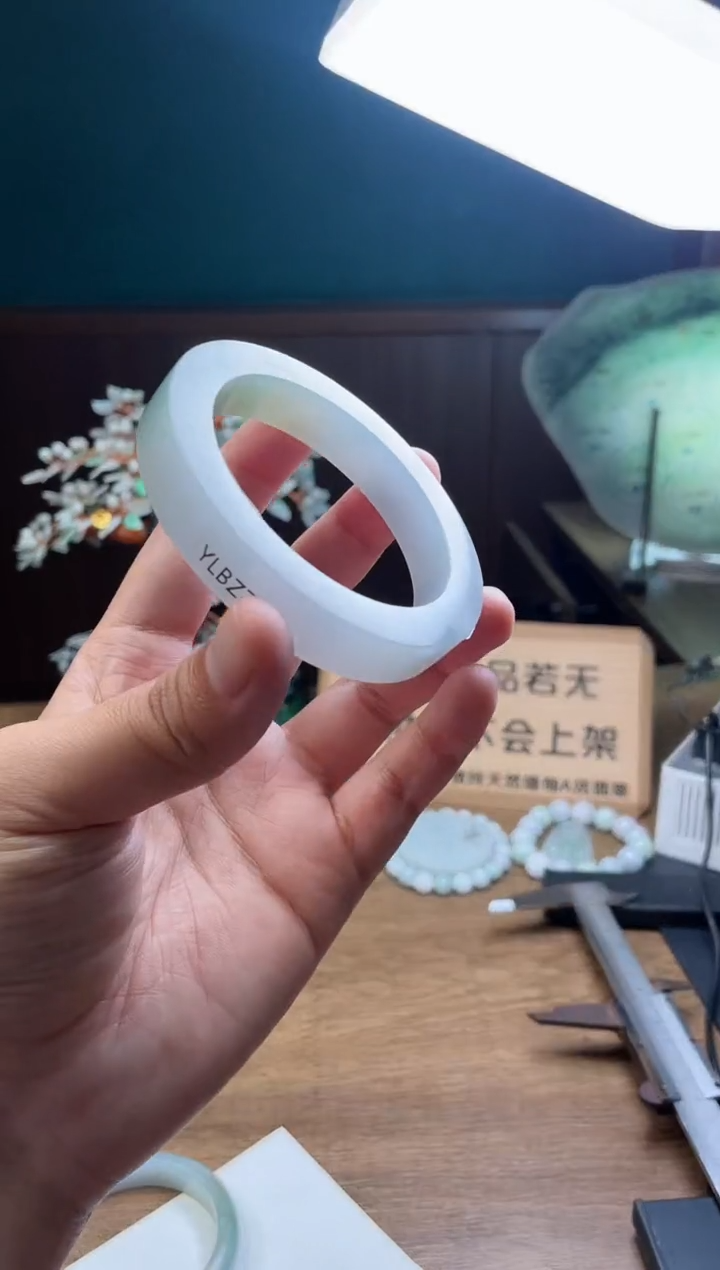 【闪购商品】定制翡翠手镯未镶嵌定制