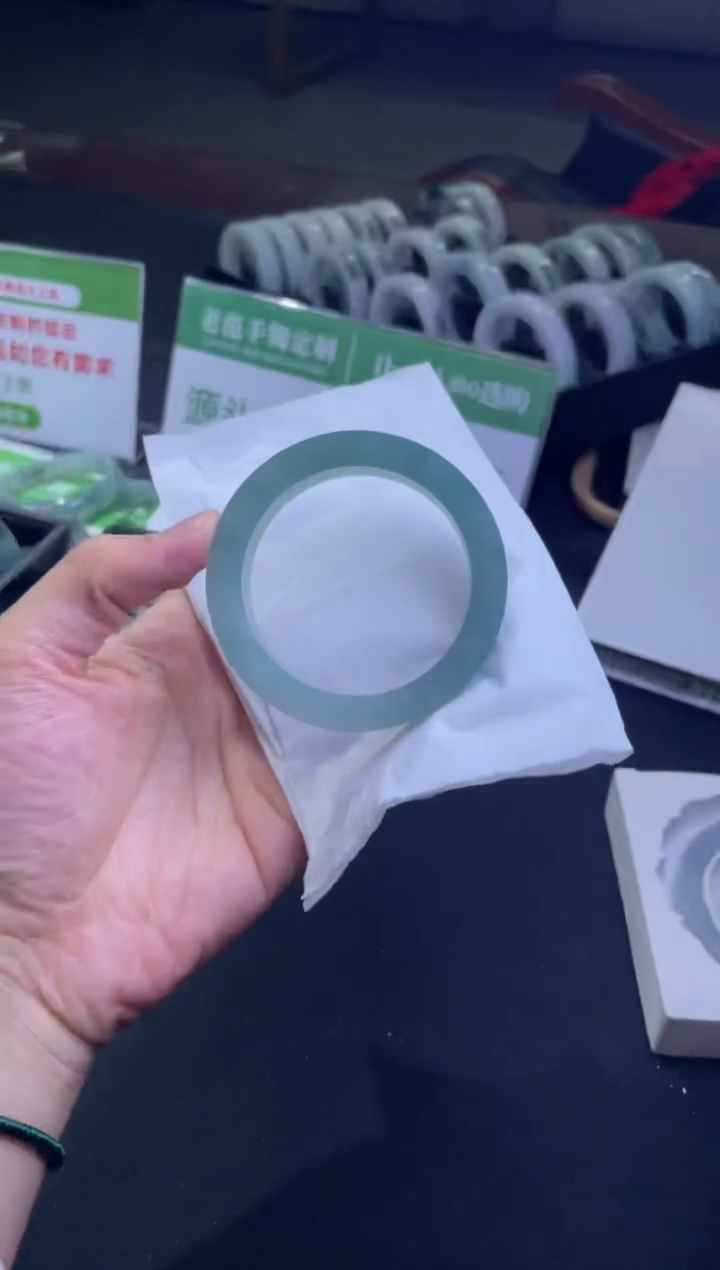 【闪购商品】定制翡翠手镯未镶嵌手镯