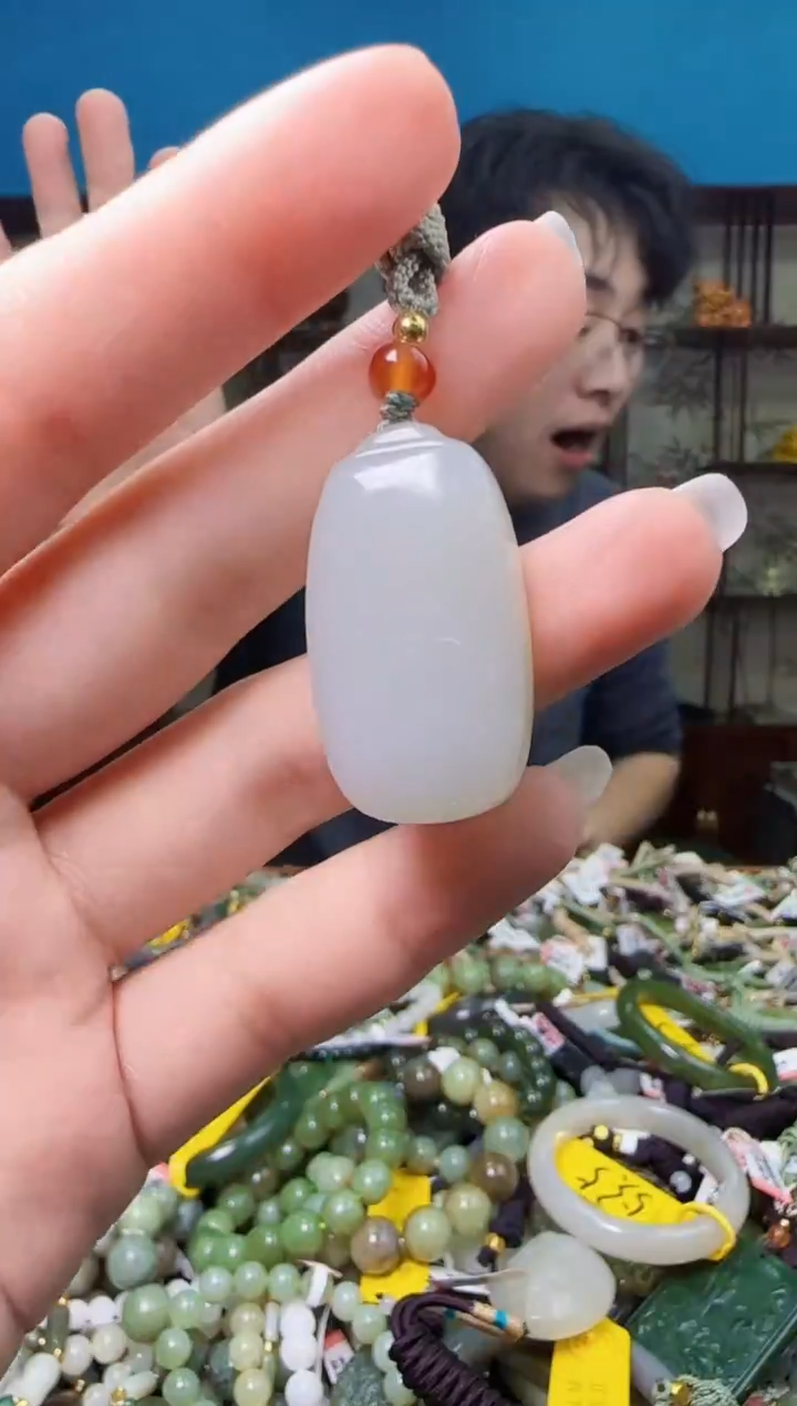 颈饰未镶嵌和田玉1