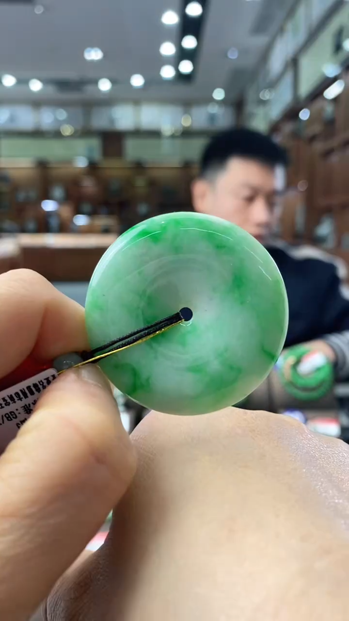 【闪购商品】翡翠颈饰未镶嵌平安扣