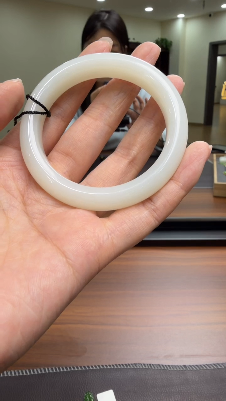 颈饰未镶嵌和田玉手镯55