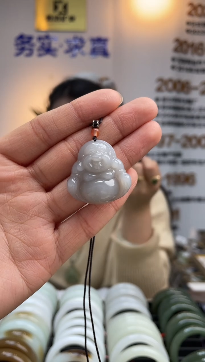 颈饰未镶嵌和田玉烟紫佛公吊坠多样性发一