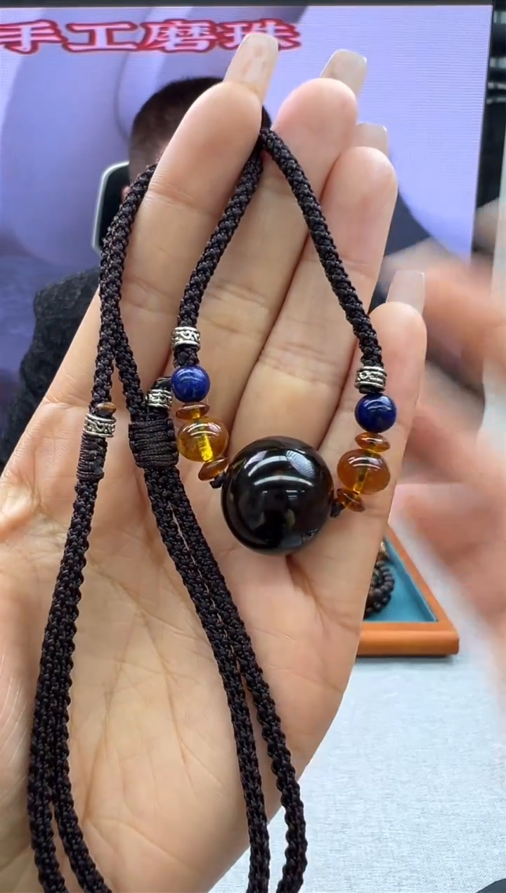 【闪购商品】琥珀颈饰未镶嵌93秒拍号