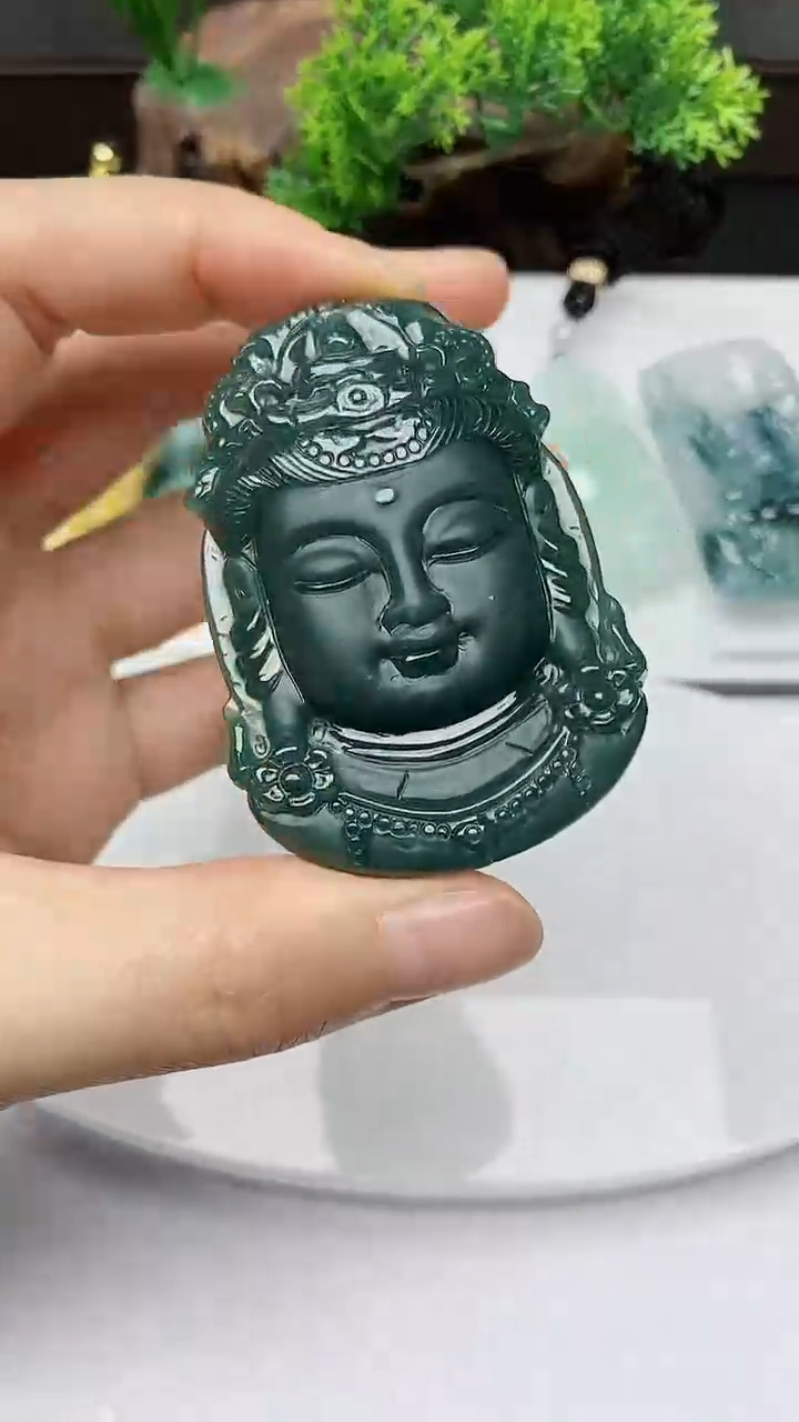 【闪购商品】翡翠颈饰未镶嵌         