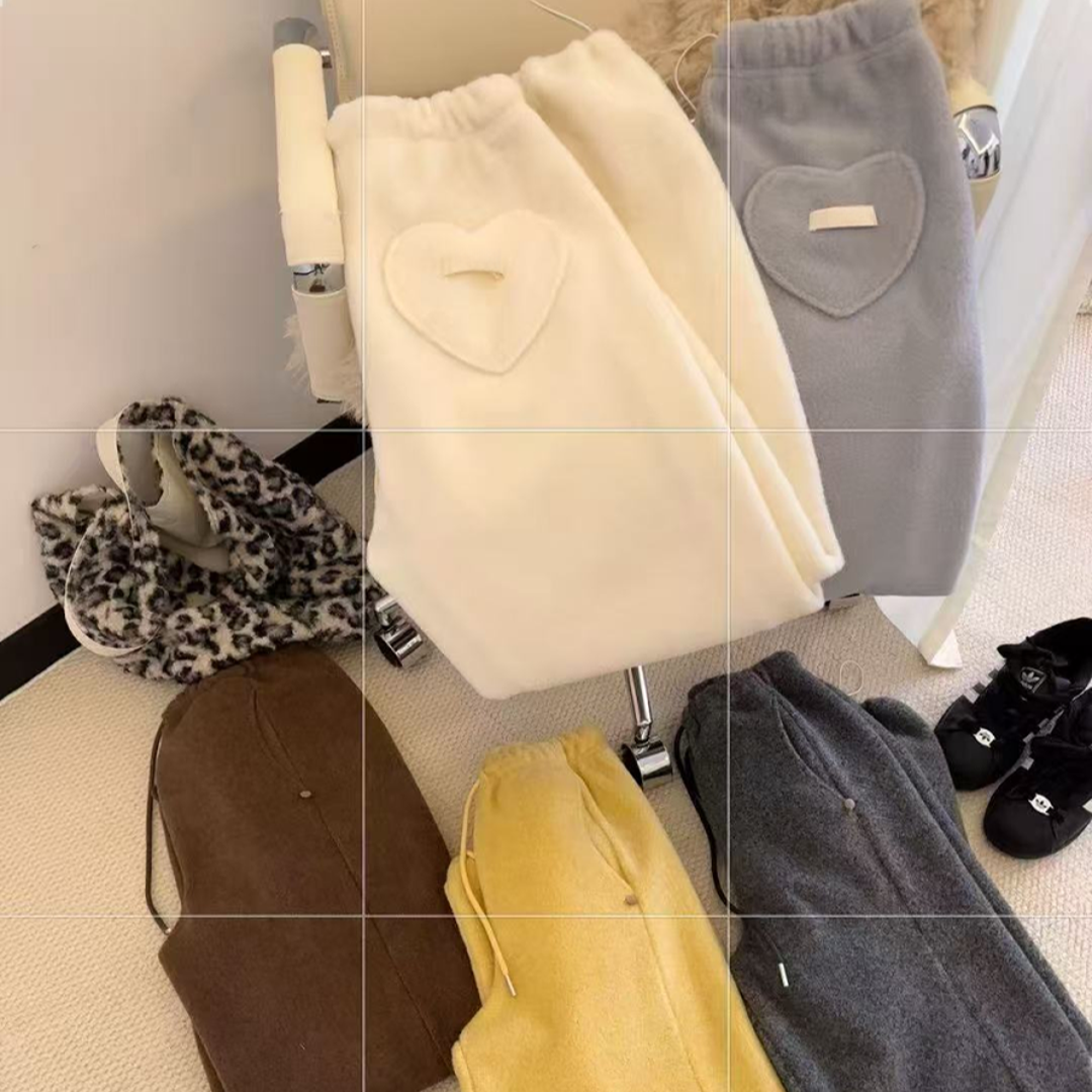  小慧 韩版爱心贴布口袋松紧腰毛绒两穿直筒休闲裤KH73