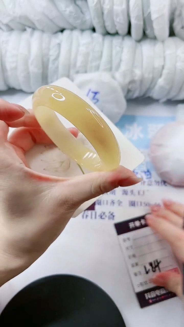 【闪购商品】石英质玉手镯未镶嵌多样性发货L84