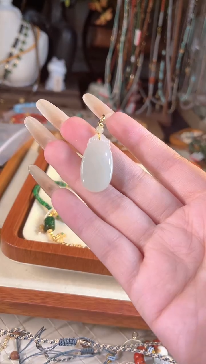 【闪购商品】和田玉吊坠(不含链)银S925镶嵌多样性发货其一