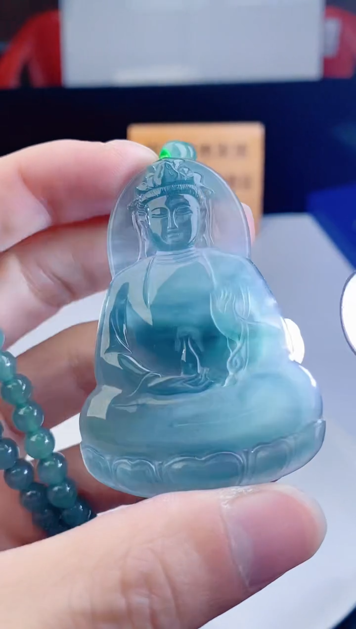 颈饰未镶嵌翡翠·