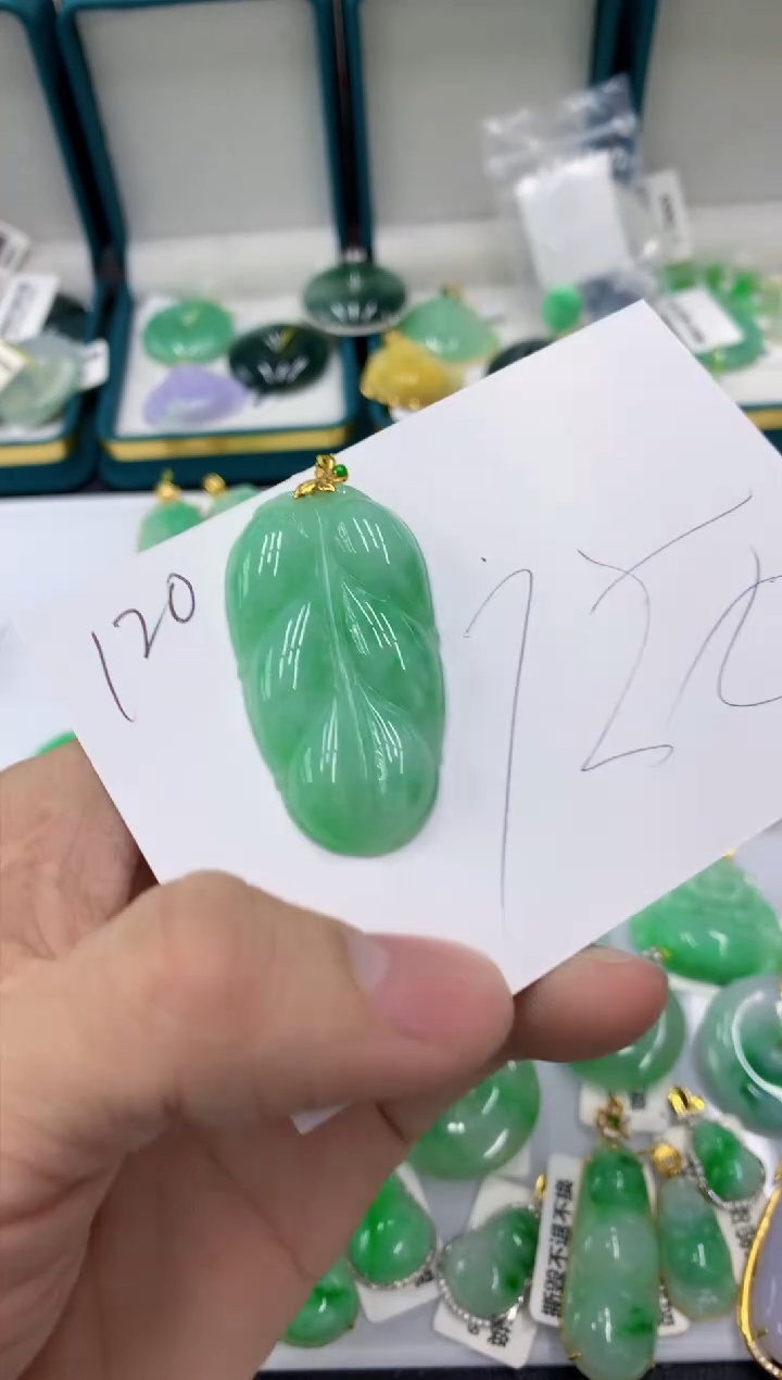 【闪购商品】翡翠颈饰18K金镶嵌1111111111