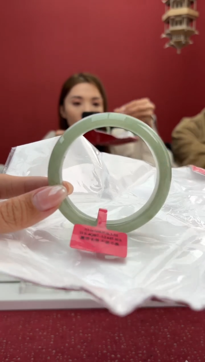 【闪购商品】翡翠手镯未镶嵌12手镯