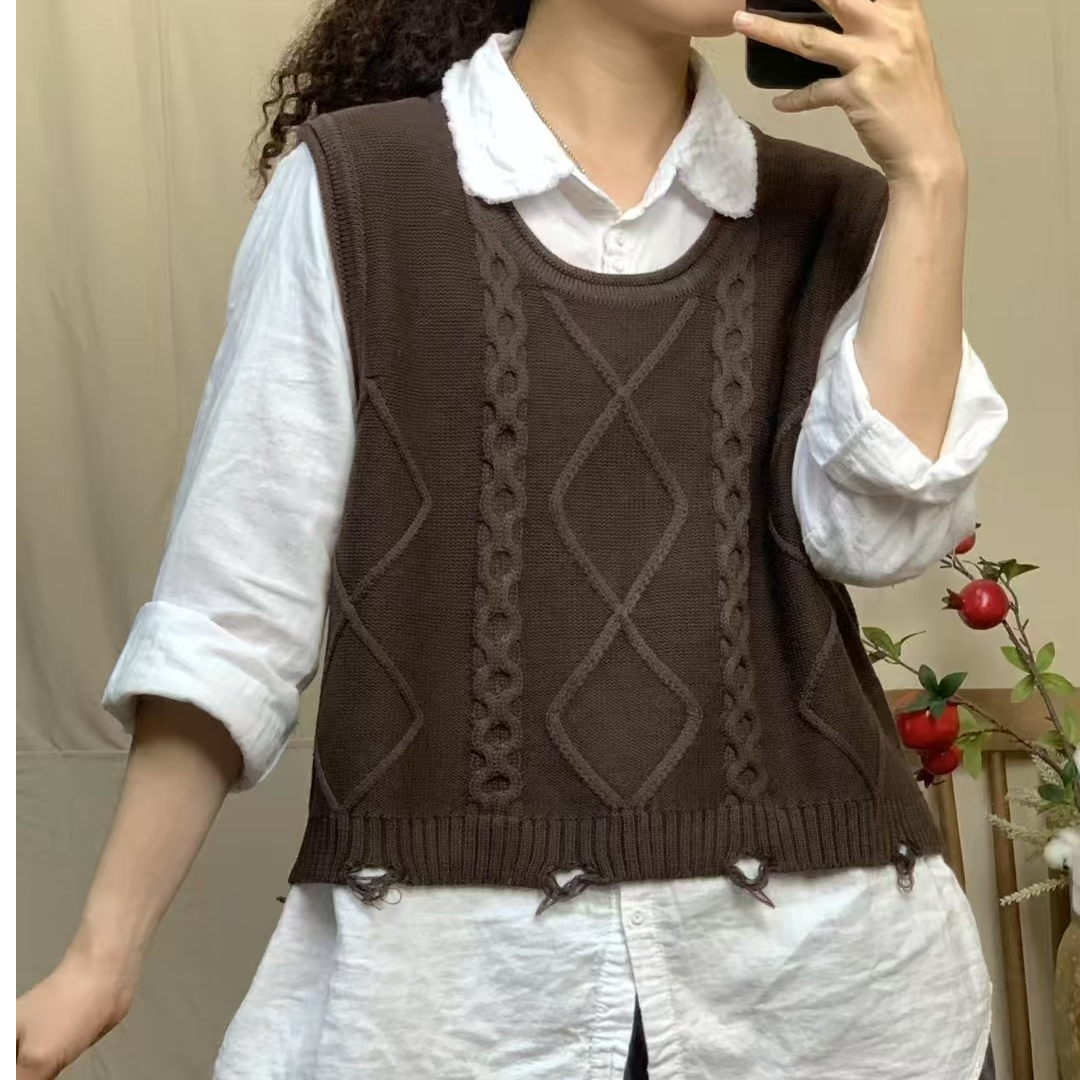 青禾-韩版洋气菱形麻花慵懒宽松显瘦柔软短款毛衣背心马甲MHT8119