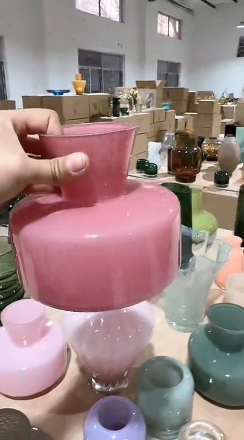 【闪购商品】玻璃玫红色扁瓶