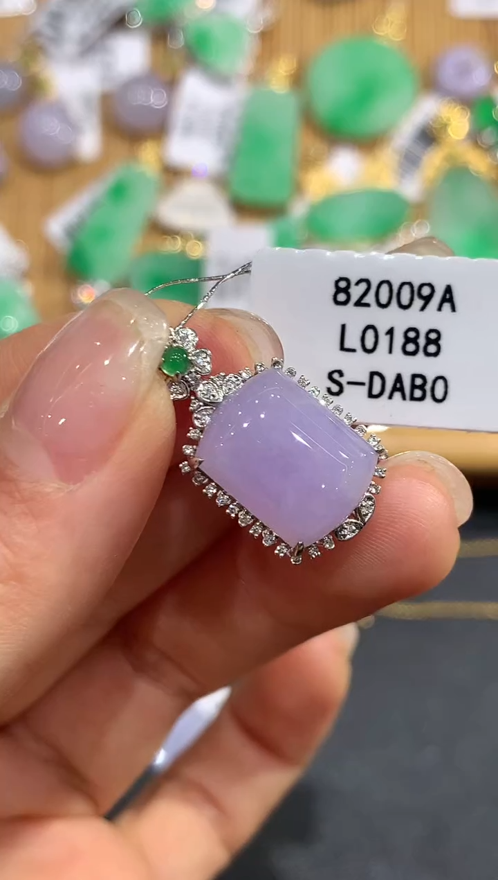 【闪购商品】翡翠吊坠(不含链)18K金镶嵌2394