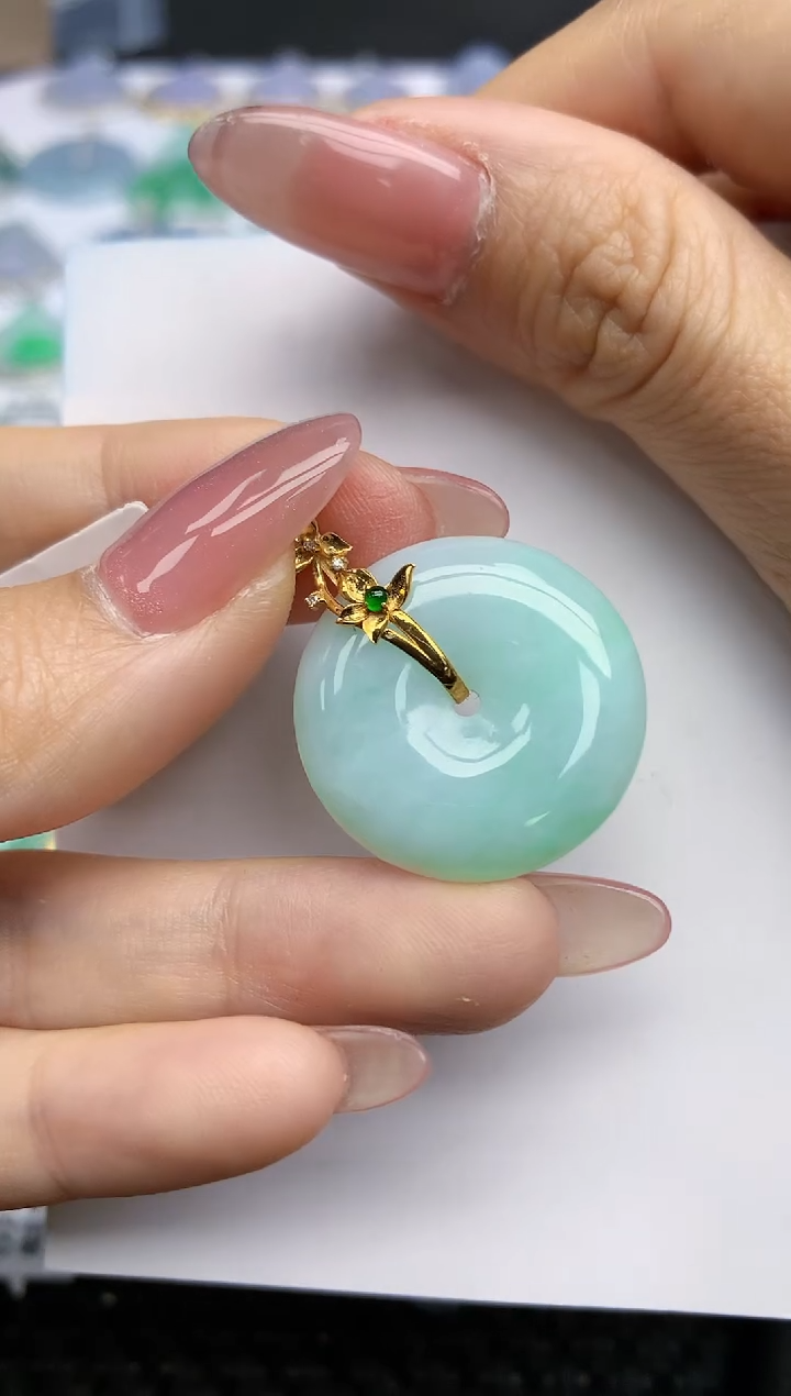 【闪购商品】翡翠颈饰18K金镶嵌天然翡翠A货