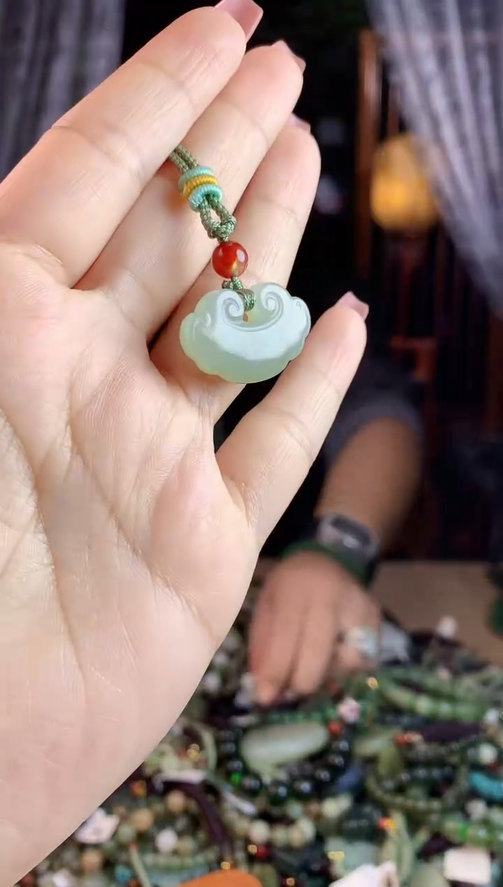 【闪购商品】和田玉挂件未镶嵌多样性发货拍一发一