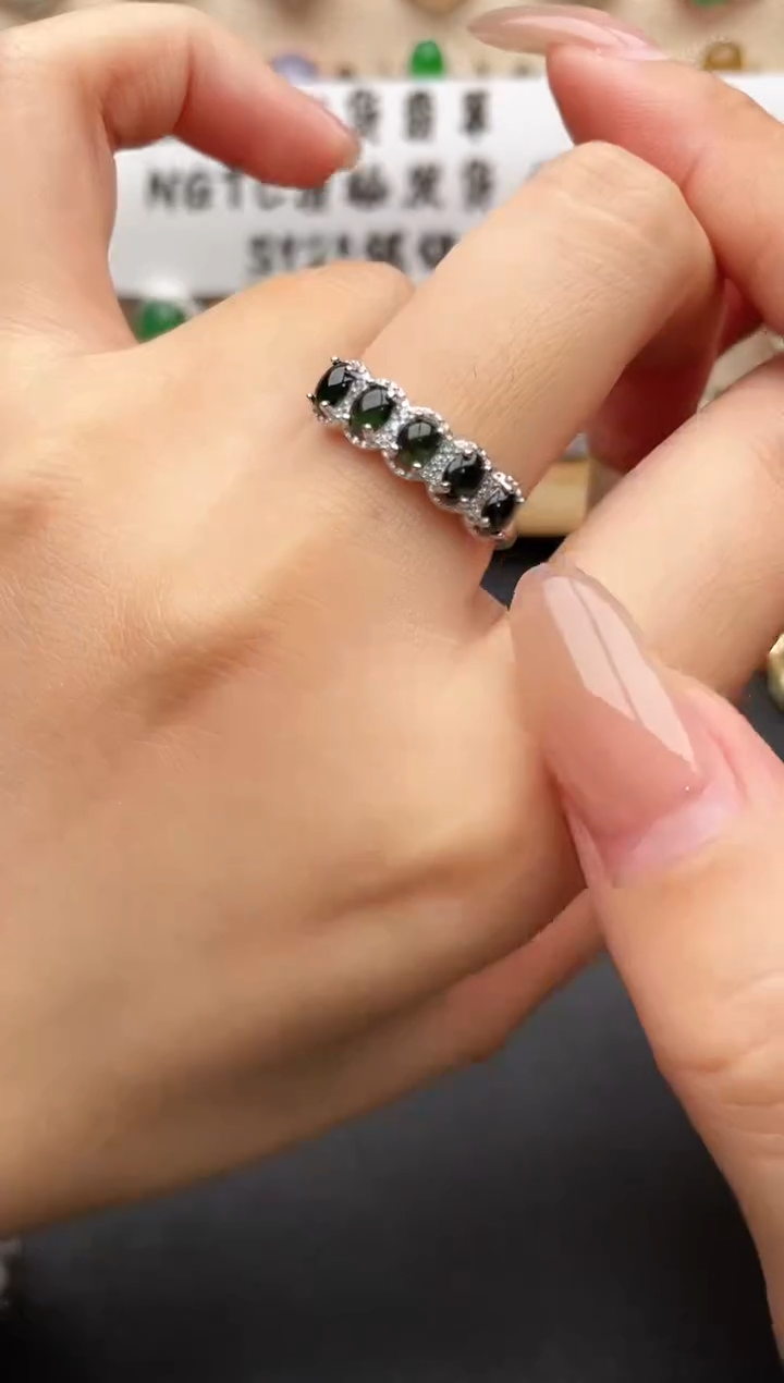 银S925镶嵌戒指翡翠一物一证一礼盒