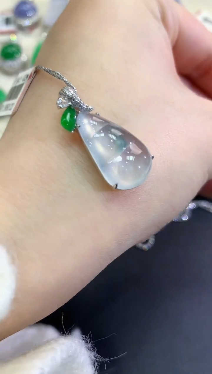 【闪购商品】翡翠颈饰18K金镶嵌B78   