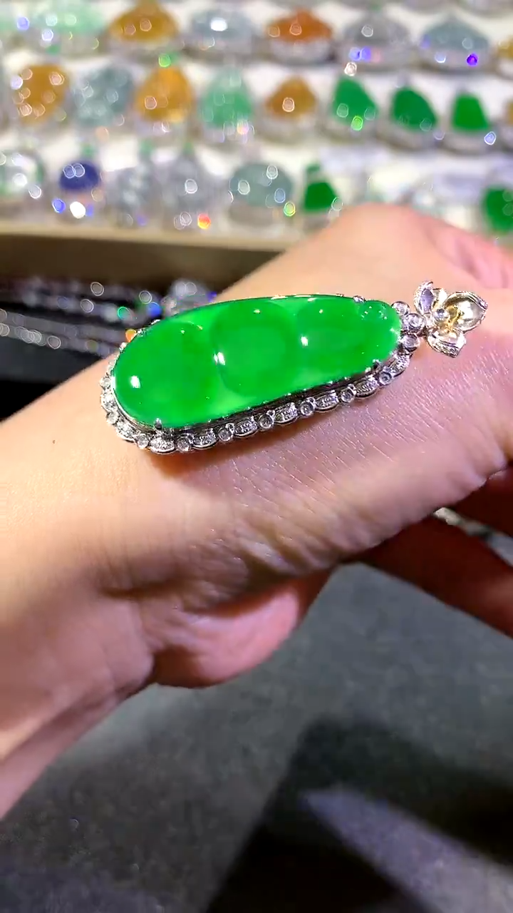 【闪购商品】翡翠吊坠(不含链)18K金镶嵌42-豆子