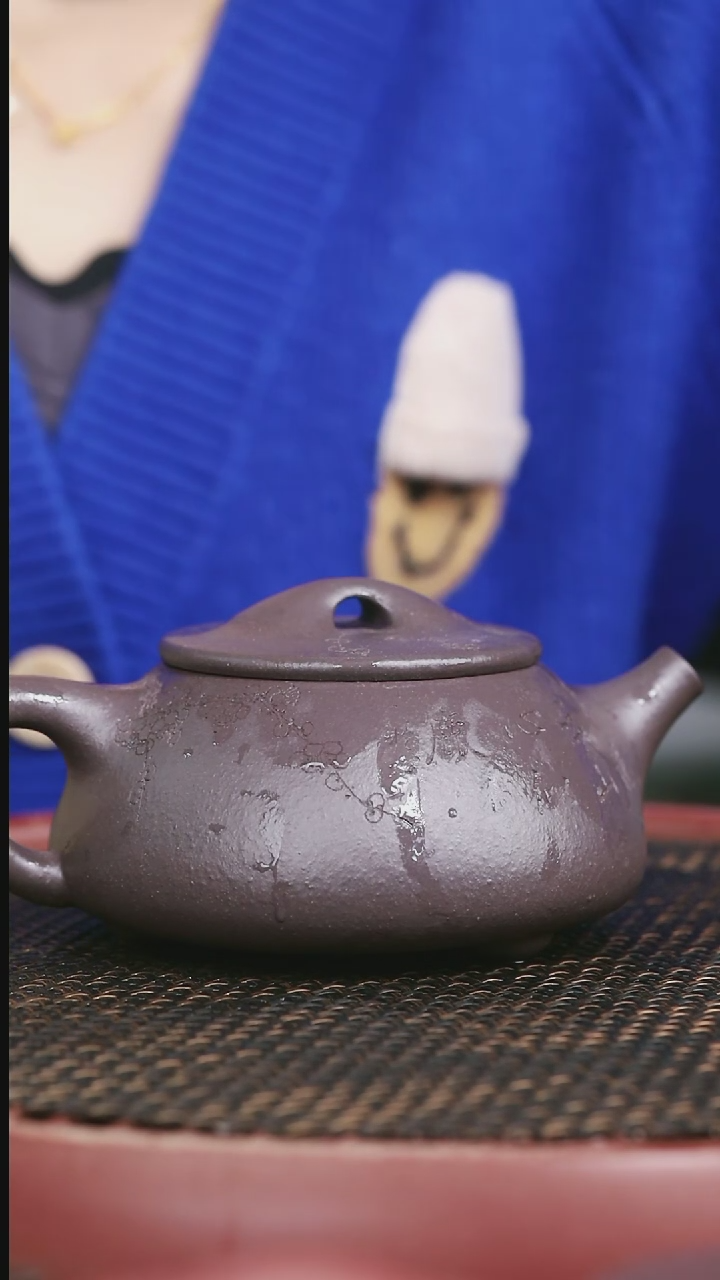 【闪购商品】紫砂高砂紫泥44号石瓢刻绘微微暇430cc