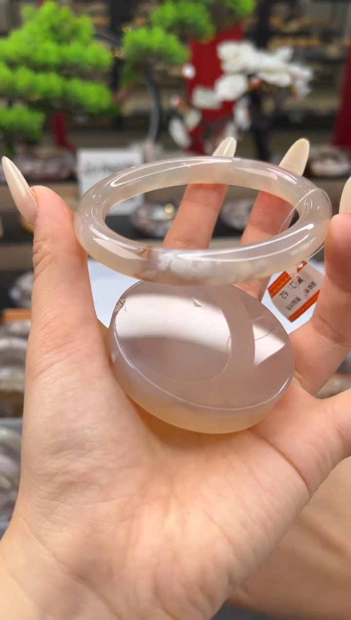 【闪购商品】石英质玉手镯未镶嵌62圈口（赠送镯心)21557