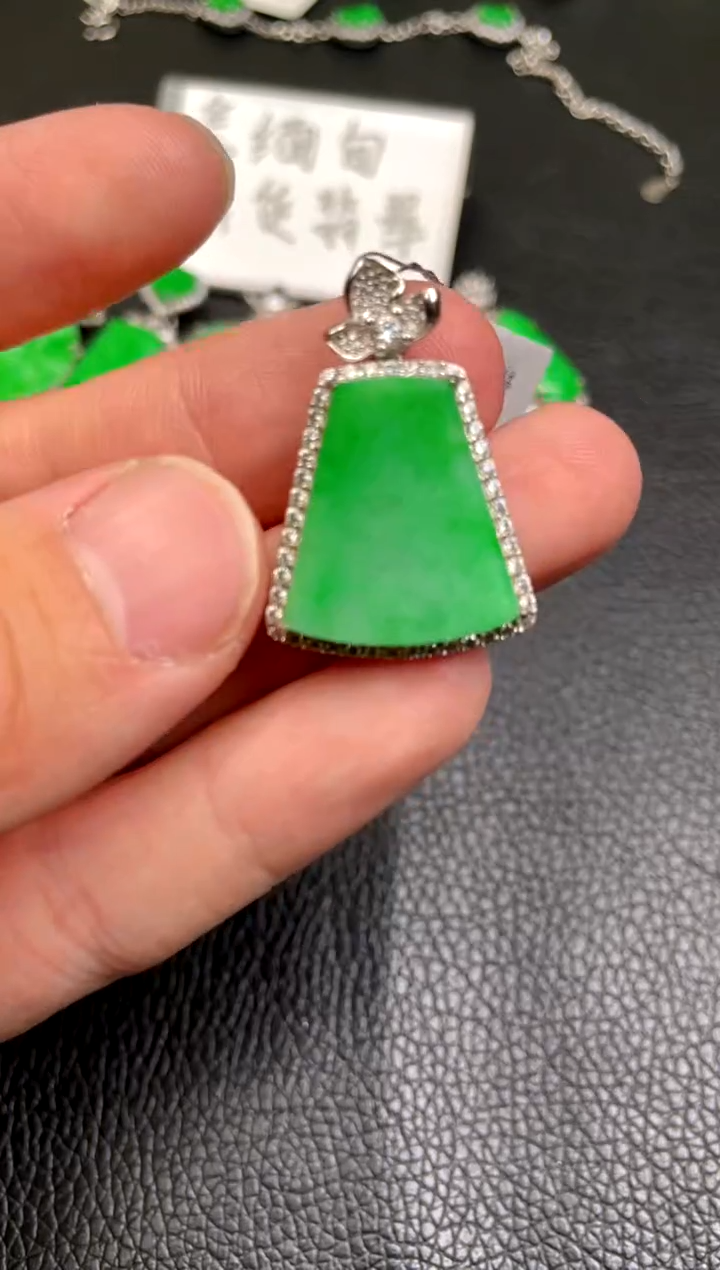 【闪购商品】翡翠吊坠(不含链)银S925镶嵌吊坠