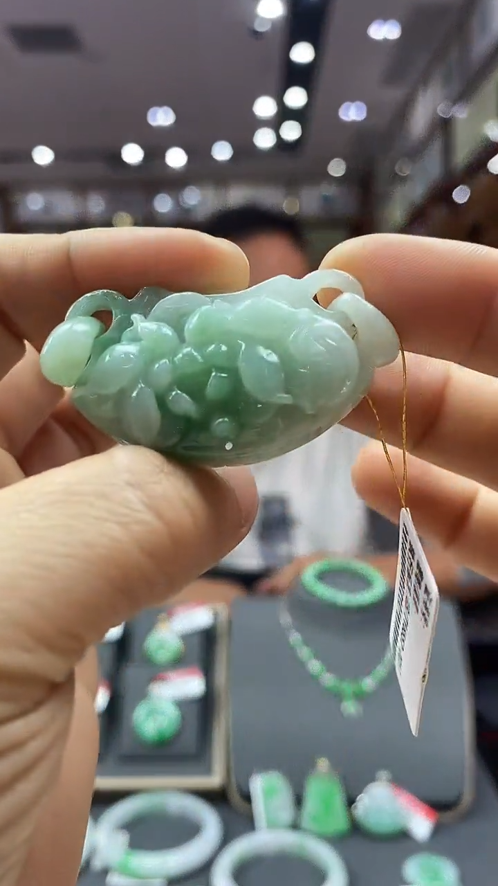 颈饰未镶嵌翡翠花件