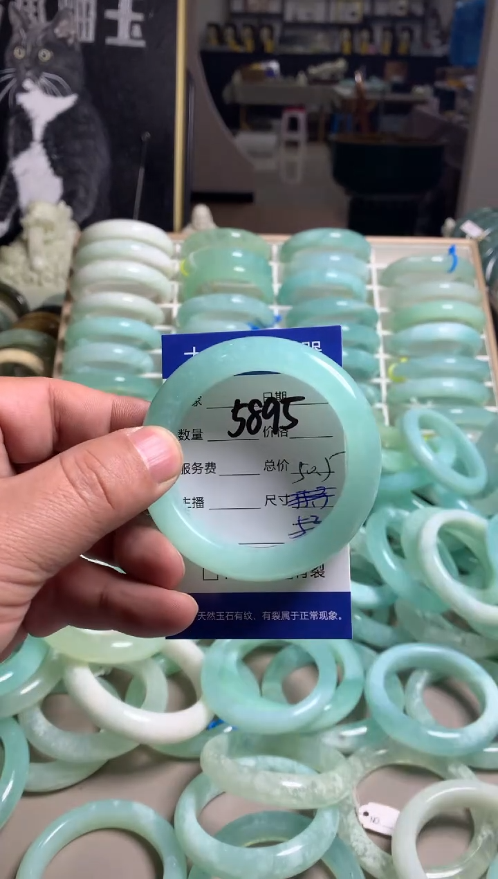 【闪购商品】蛇纹石玉手镯未镶嵌5895