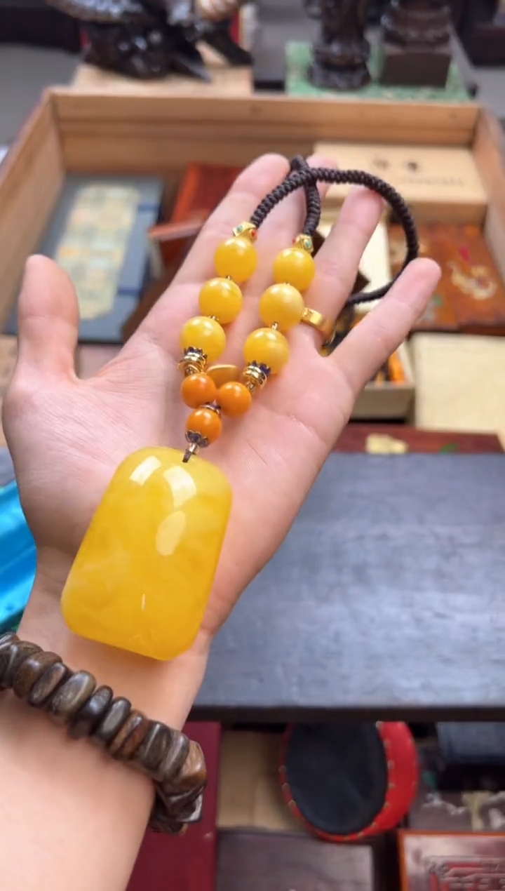 未镶嵌蜜蜡裸石————————瓷—————无事逮住