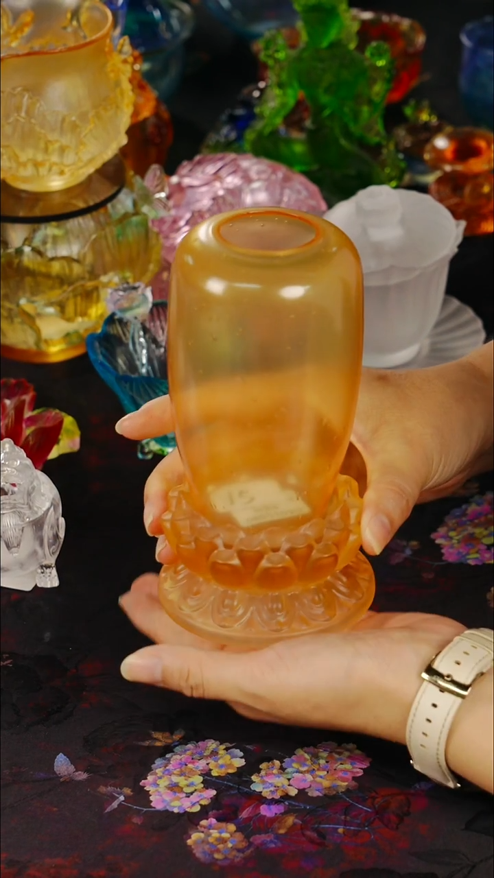 琉璃一盏清茗，一席美器