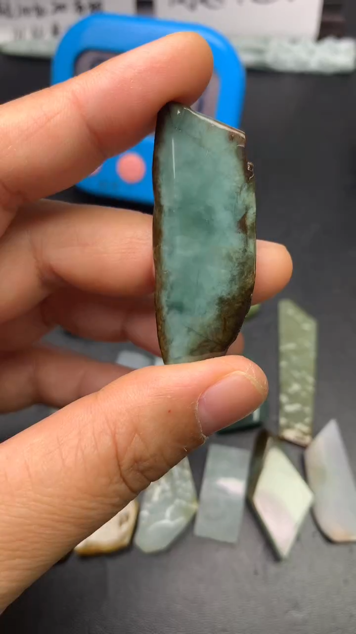 颈饰未镶嵌翡翠華****份料子