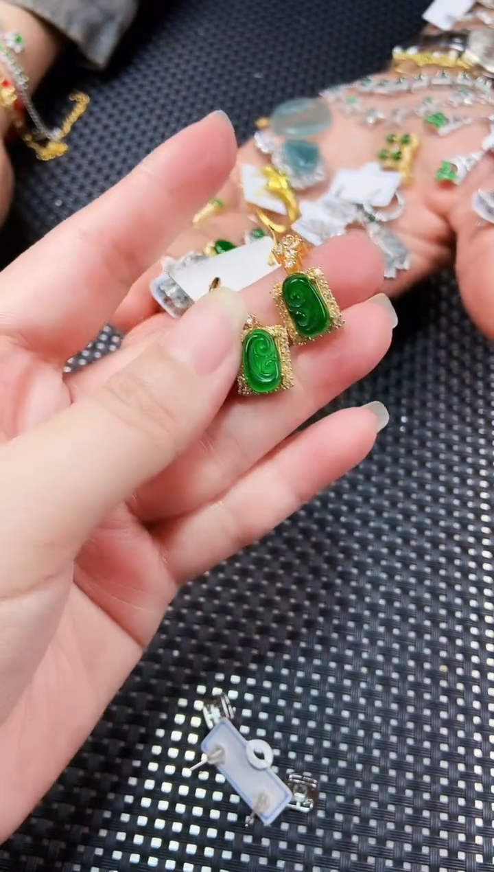 【闪购商品】翡翠耳饰未镶嵌111111111