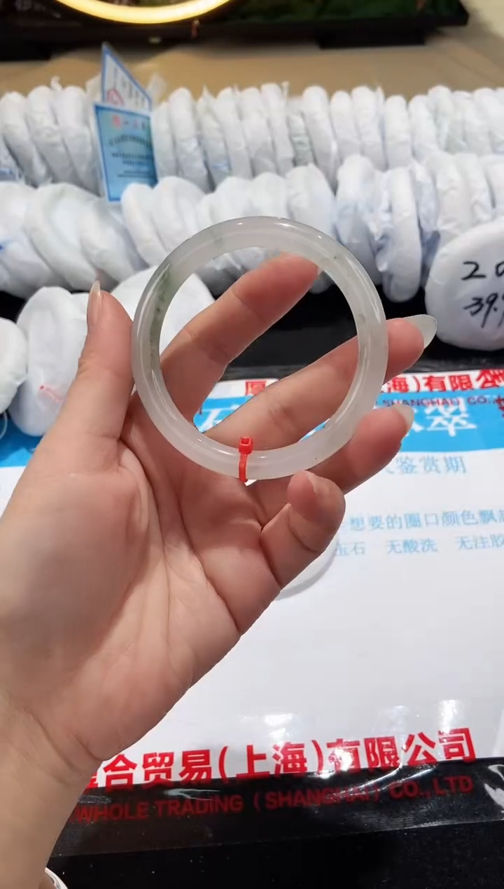 【闪购商品】石英质玉手镯未镶嵌128-54.7
