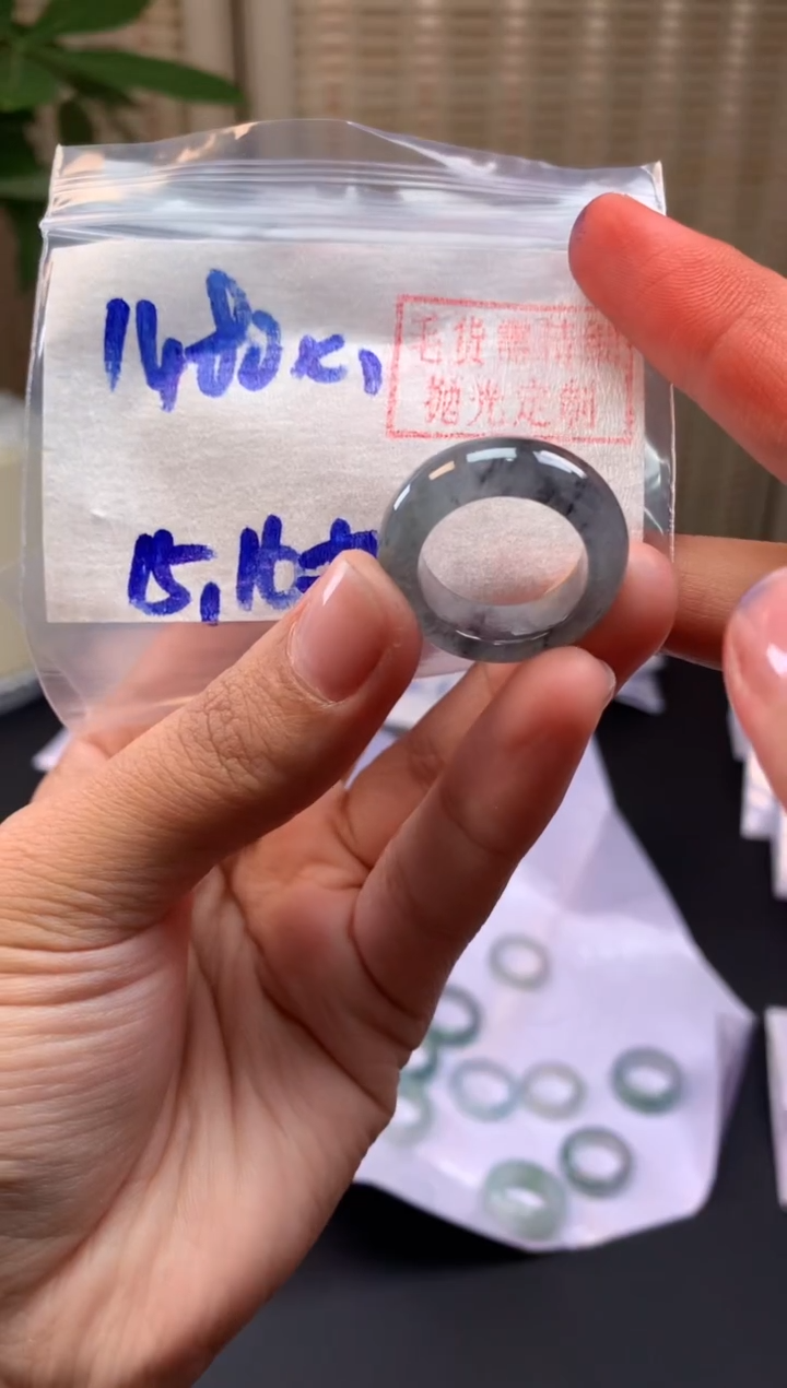 【闪购商品】定制翡翠未镶嵌戒圈#1480元-毛货需精细抛光