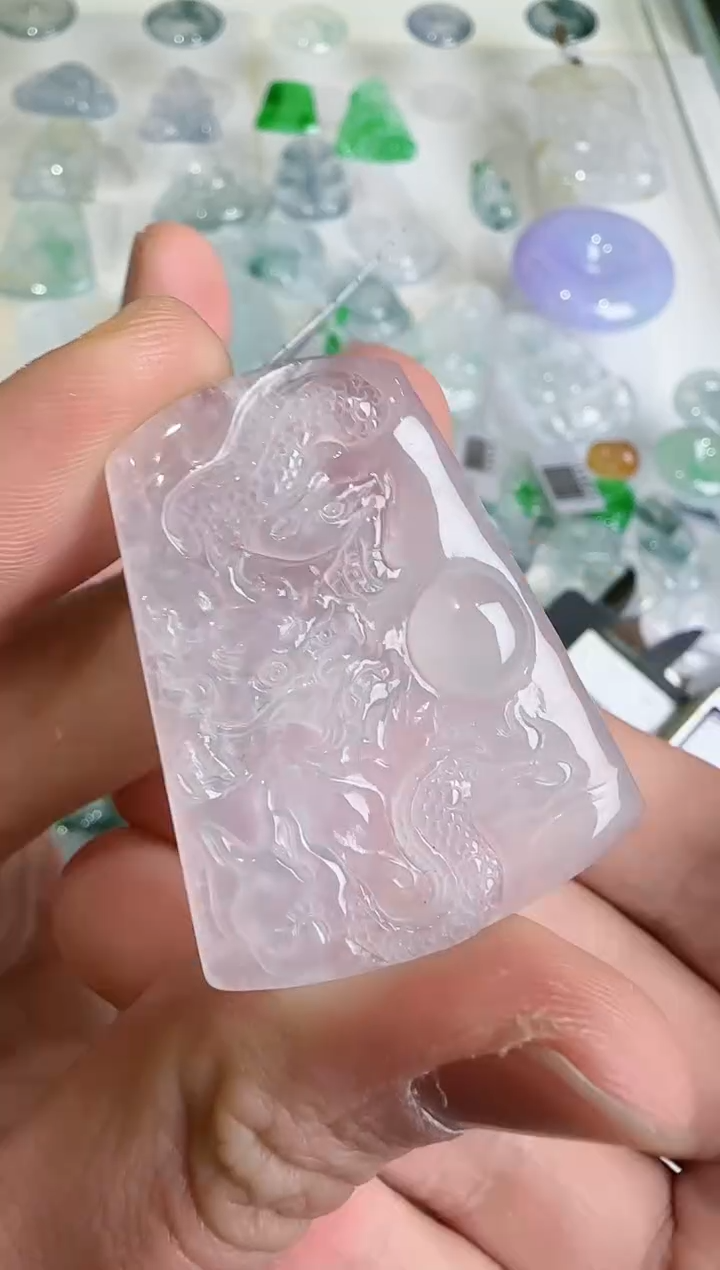 【闪购商品】翡翠吊坠(不含链)未镶嵌··