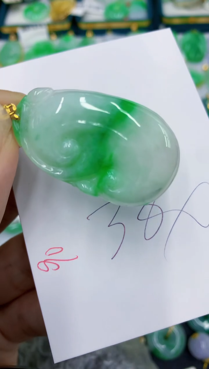 翡翠18K金镶嵌颈饰1111111111