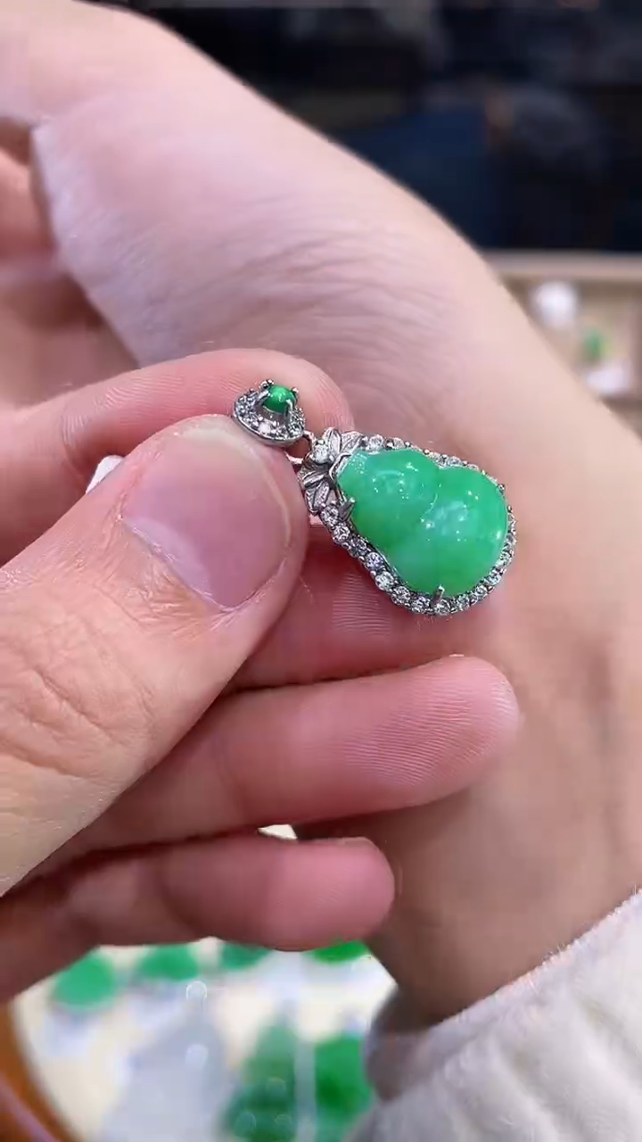 【闪购商品】翡翠吊坠(不含链)银S925镶嵌葫芦