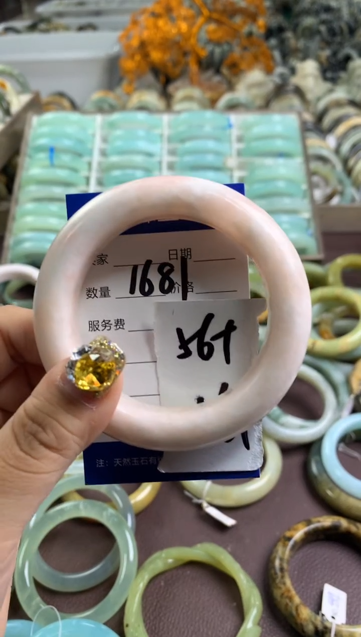 【闪购商品】蛇纹石玉手镯未镶嵌1681