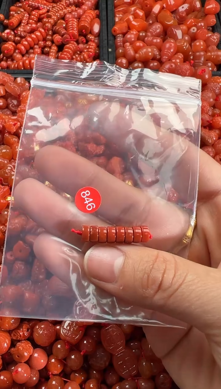 【闪购商品】南红玛瑙颈饰未镶嵌1
