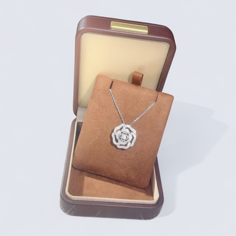 2025年新款铂金Pt950山茶花镶嵌莫桑极富美感轻奢套链