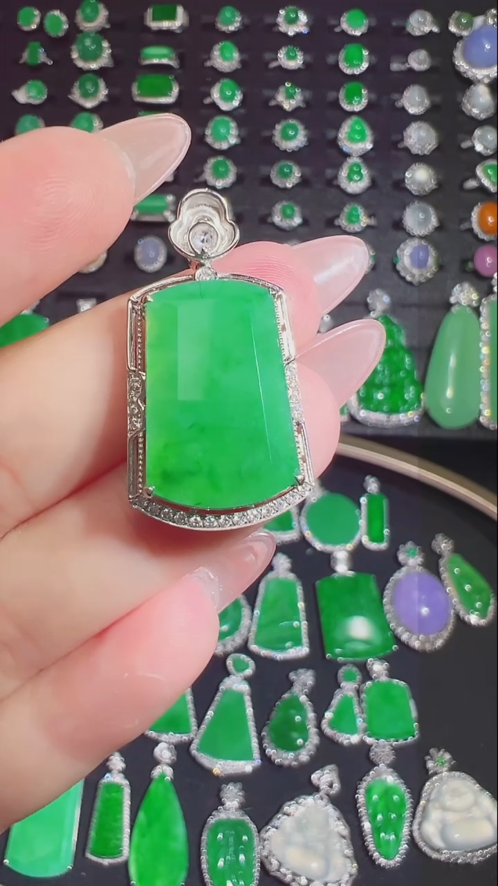 翡翠18K金镶嵌吊坠(不含链)吊坠