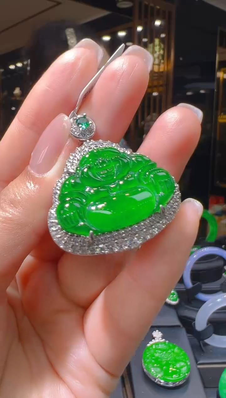 【闪购商品】翡翠银S925镶嵌吊坠(赠链)109  (多样性发货)