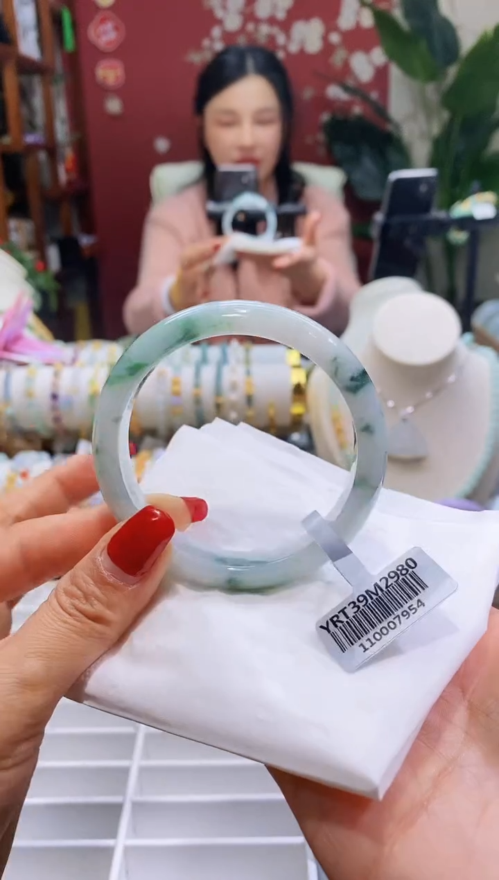 【闪购商品】翡翠手镯未镶嵌114飘花5758/12.6*7.8