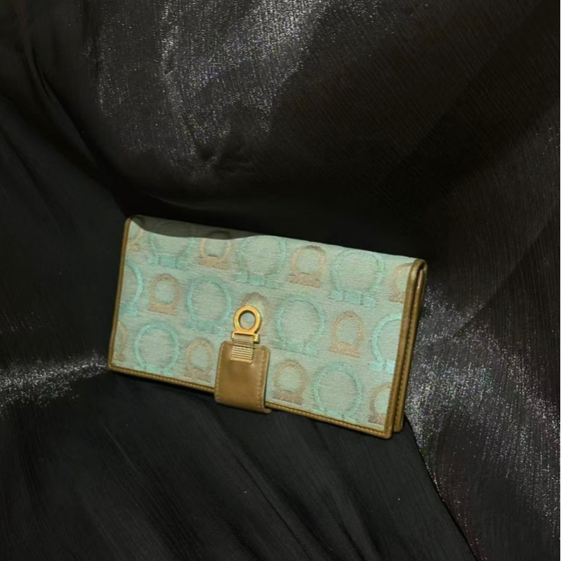 95新 FERRAGAMO/菲拉格慕 乱乱子中古/女士/手拿包/105583