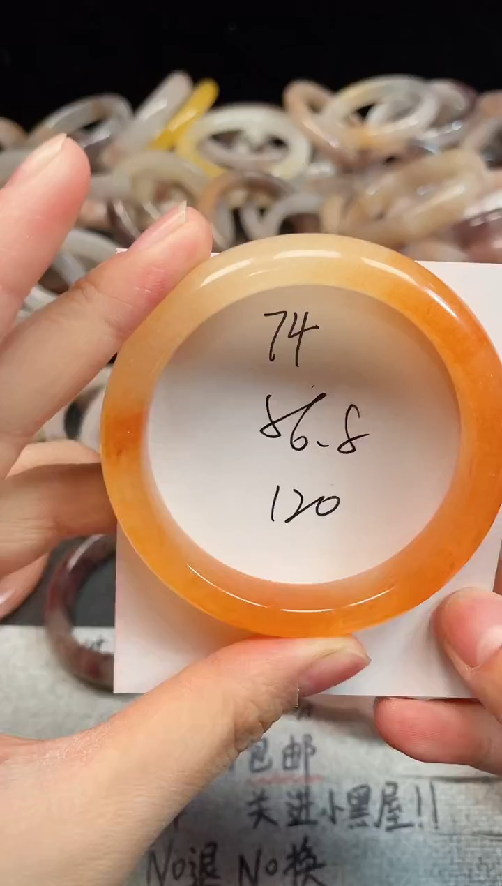 未镶嵌手镯石英质玉74