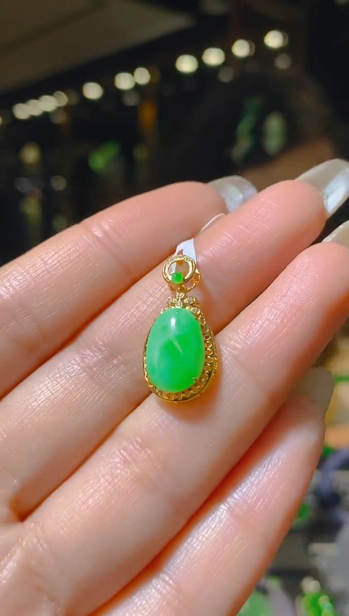 【闪购商品】翡翠吊坠(赠链)18K金镶嵌013   