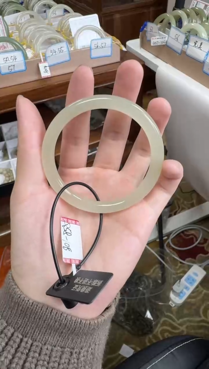 未镶嵌手镯和田玉58